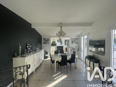 Maison - 230 m² - 8 pièces