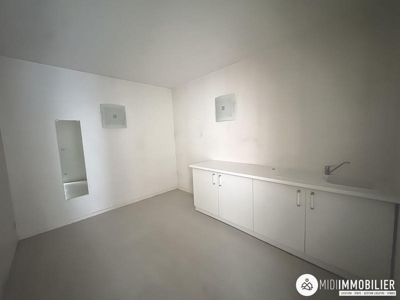 Local commercial - 137 m² - 6 pièces