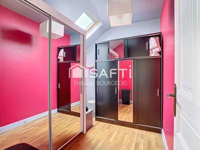 Maison - 163 m² - 7 pièces