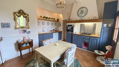 Maison - 239 m² - 6 pièces