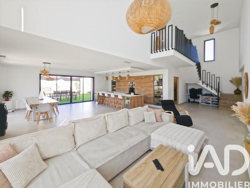 Maison - 145 m² - 6 pièces