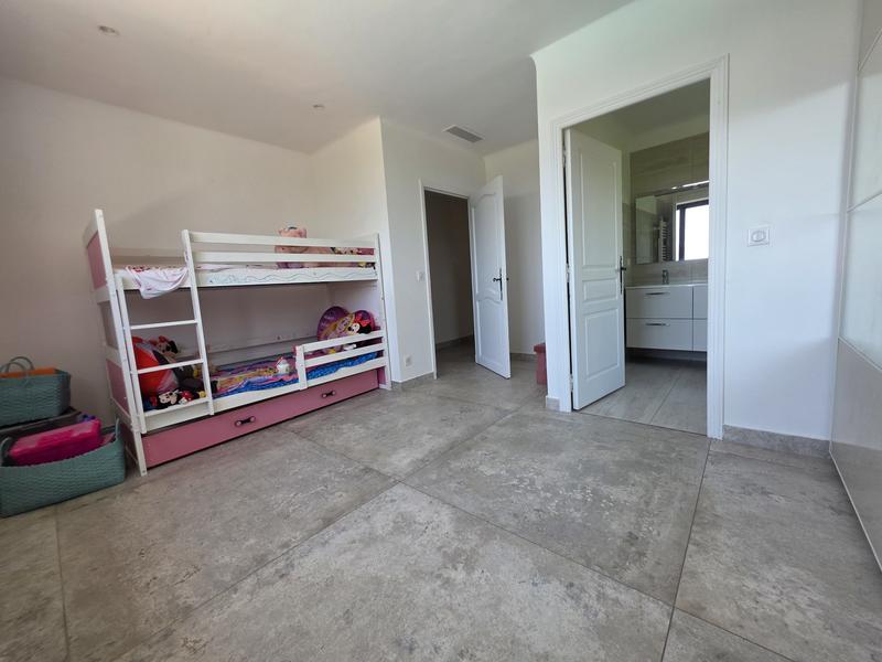 Maison contemporaine - 241 m² - 8 pièces