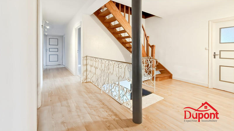 Maison - 236 m² - 10 pièces