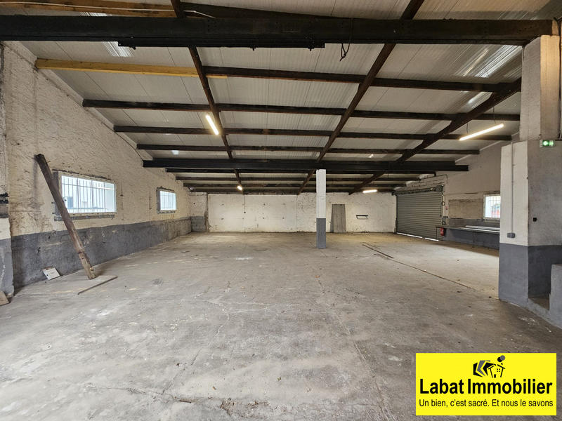 Entrepôt - 203 m²