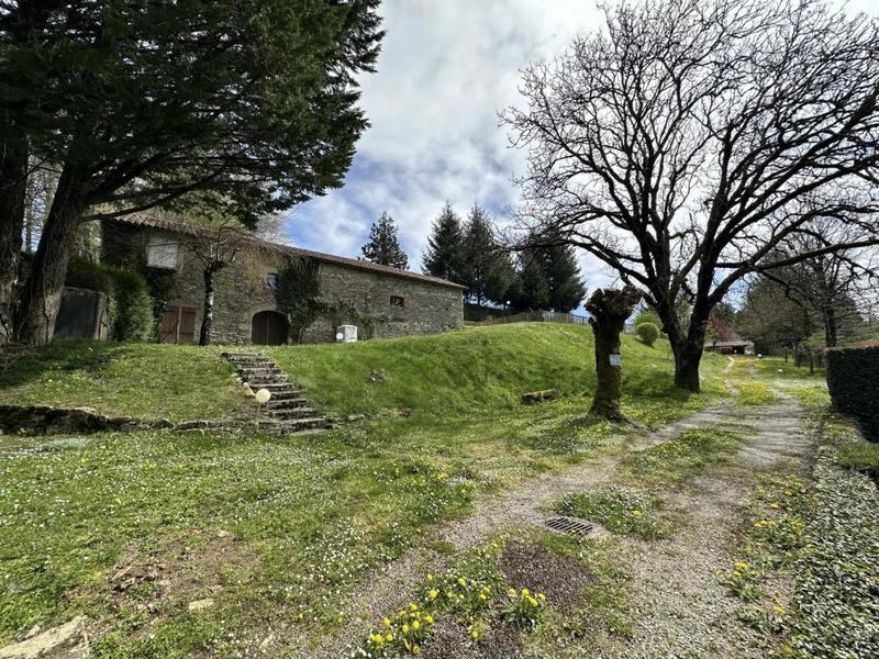 Propriété - 350 m² - 10 pièces