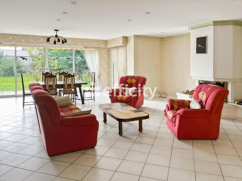 Pavillon - 150 m² - 5 pièces