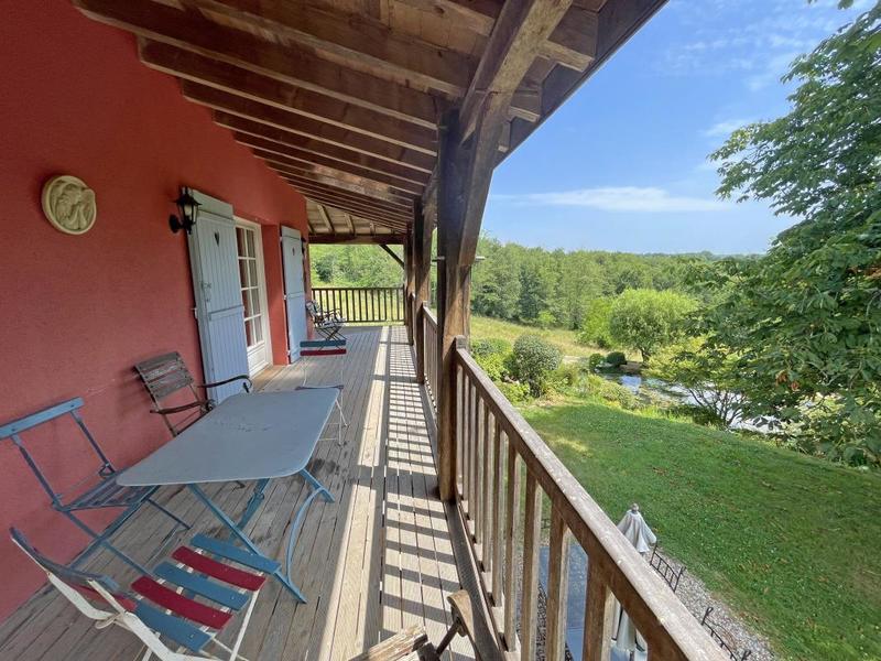 Maison - 287 m² - 7 pièces