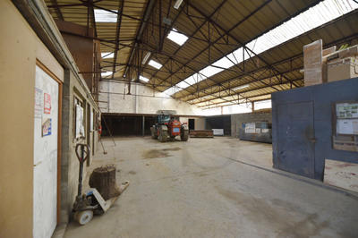 Local d'activité / Entrepôt - 650 m²
