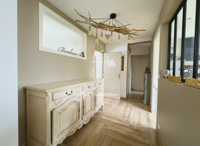 Maison - 181 m² - 8 pièces