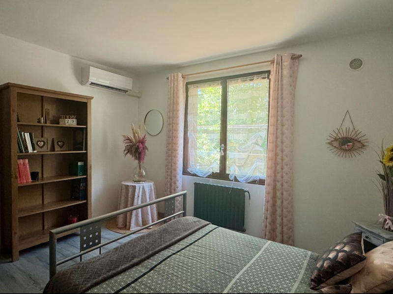 Maison - 242 m² - 10 pièces