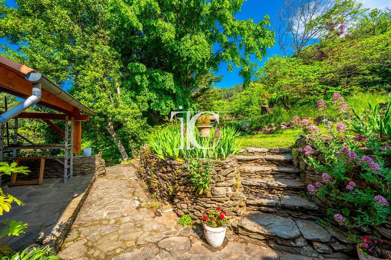 Maison - 205 m² - 8 pièces