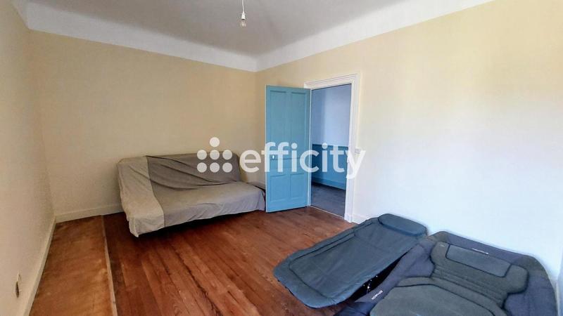 Demeure - 256 m² - 9 pièces