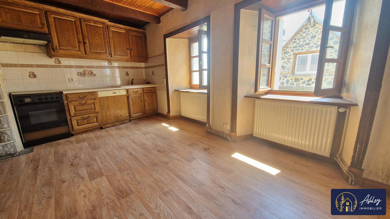 Maison - 96 m² - 5 pièces
