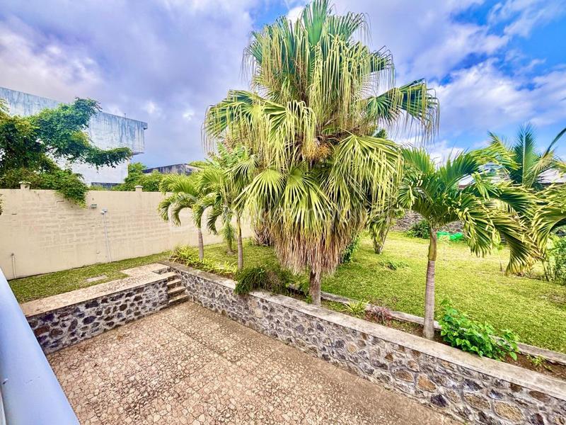 Maison - 300 m² - 10 pièces