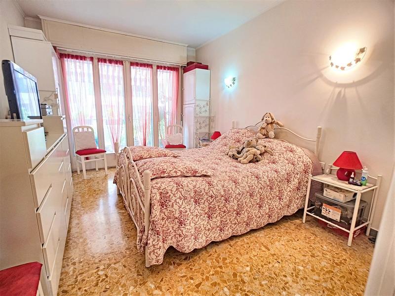 Appartement - 90 m² - 4 pièces