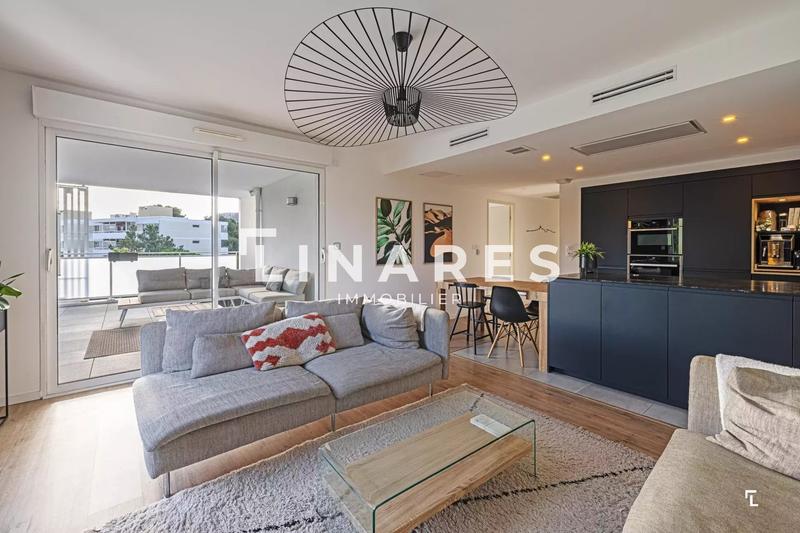 Appartement - 80 m² - 4 pièces