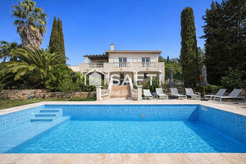 Maison - 203 m² - 8 pièces