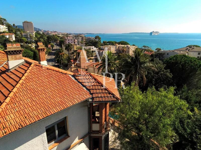 Villa - 492 m² - 15 pièces