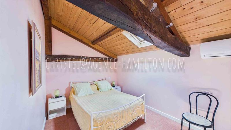 Maison - 260 m² - 12 pièces