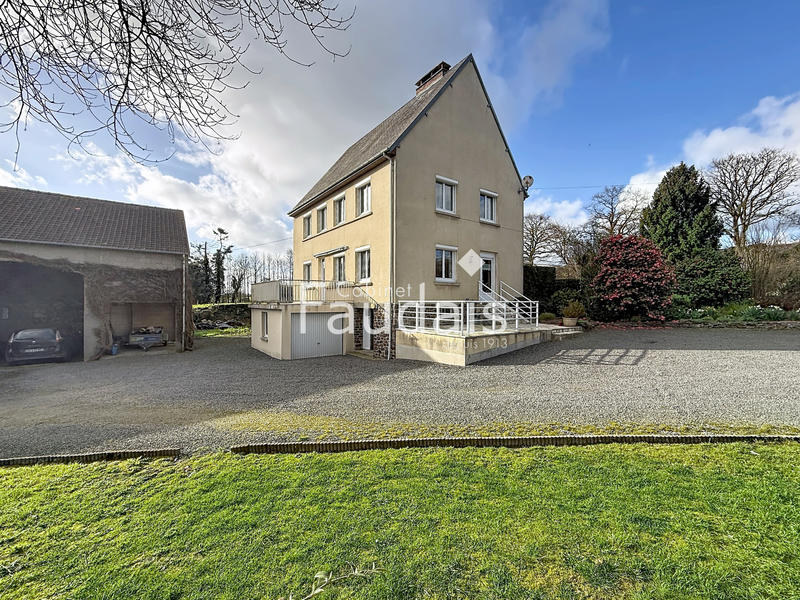 Maison - 140 m² - 7 pièces