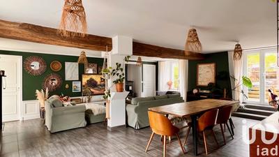 Maison - 240 m² - 8 pièces