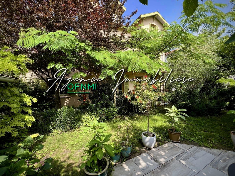 Maison - 170 m² - 10 pièces