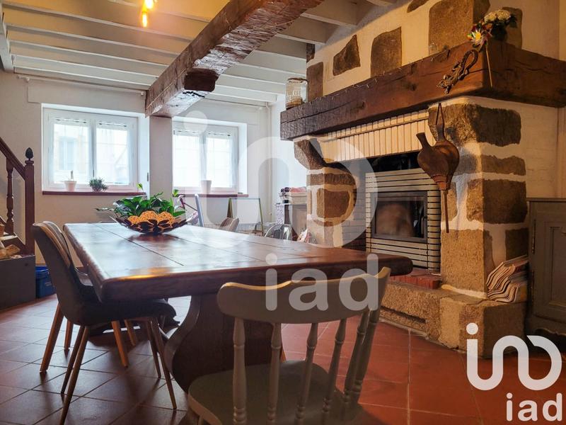 Maison - 212 m² - 8 pièces