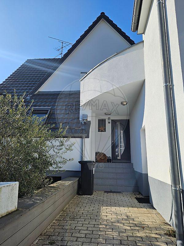 Maison - 208 m² - 7 pièces