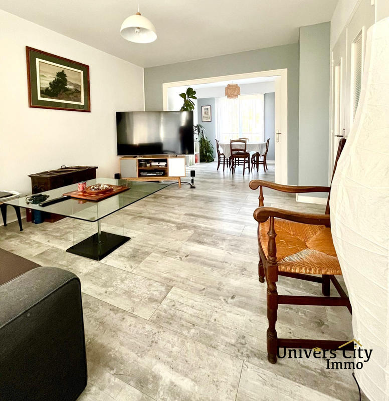 Maison - 97 m² - 5 pièces