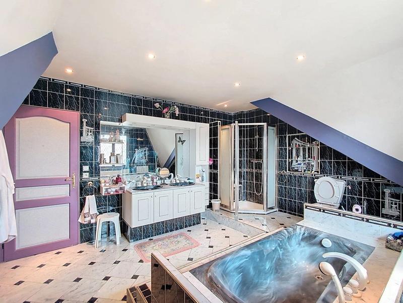 Maison - 200 m² - 6 pièces