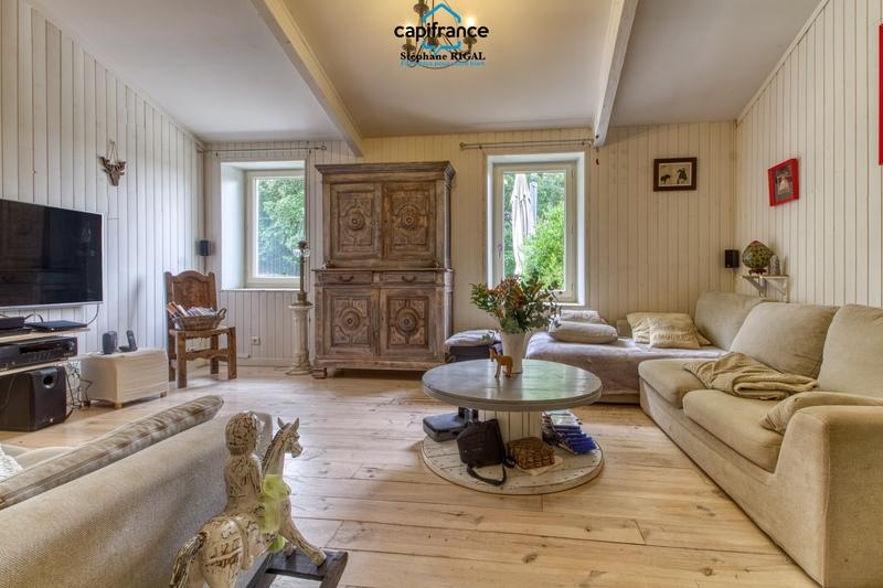 Propriété - 315 m² - 12 pièces