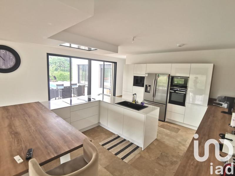 Maison - 212 m² - 6 pièces