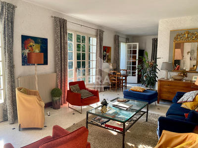 Maison - 224 m² - 8 pièces