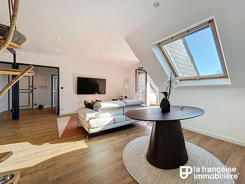 Appartement - 99 m² - 4 pièces