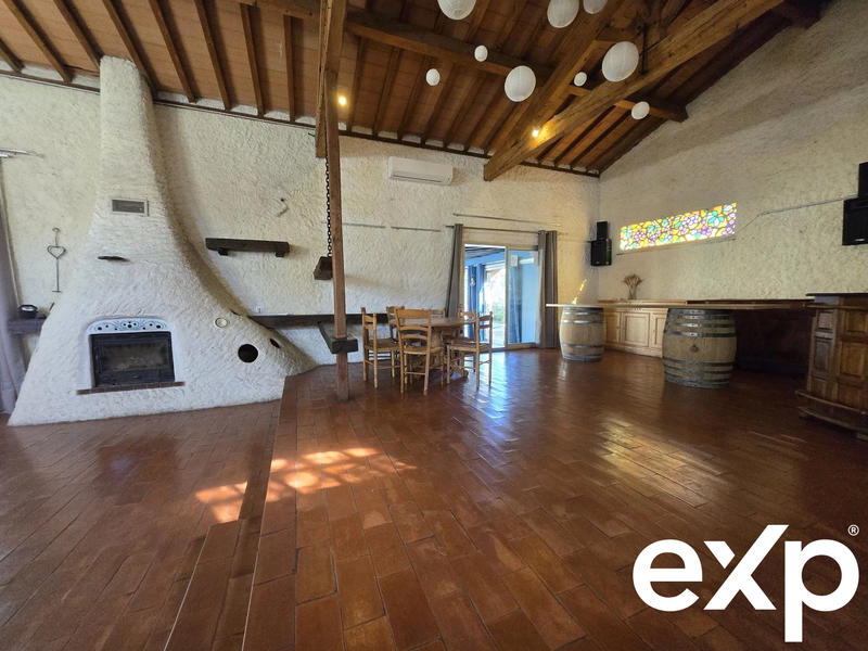 Mas - 536 m² - 16 pièces