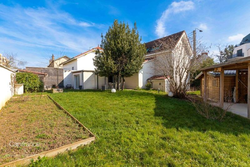 Maison - 95 m² - 5 pièces