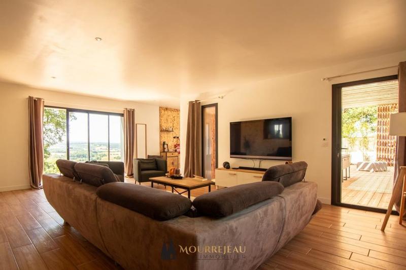 Maison - 440 m² - 12 pièces