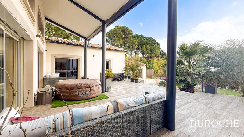 Villa - 210 m² - 5 pièces