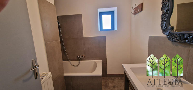 Maison - 99 m² - 4 pièces