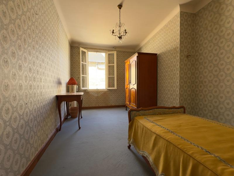 Maison - 162 m² - 8 pièces