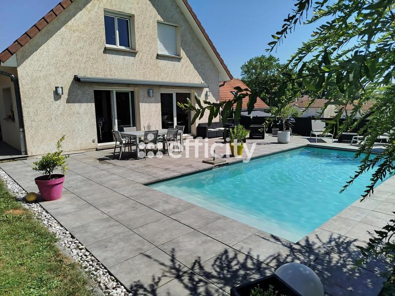 Maison - 150 m² - 6 pièces