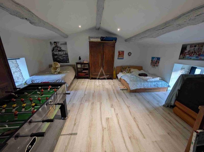 Maison de village - 285 m² - 7 pièces