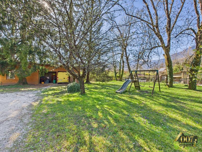 Maison - 224 m² - 7 pièces