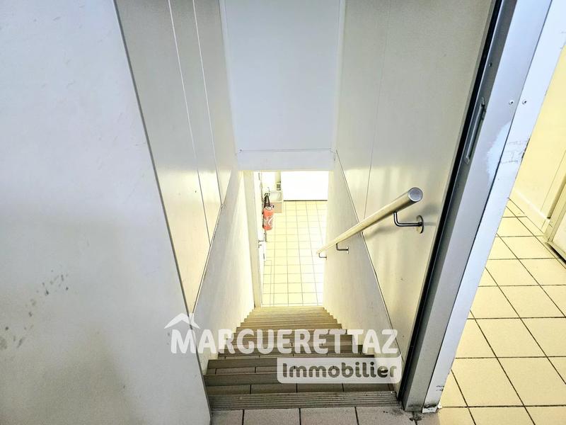 Local commercial - 170 m² - 170 pièces