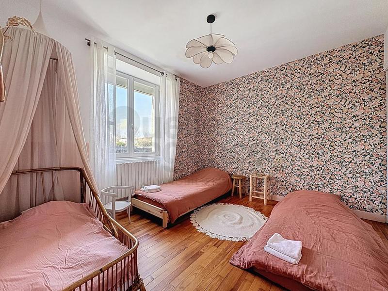 Maison - 160 m² - 8 pièces