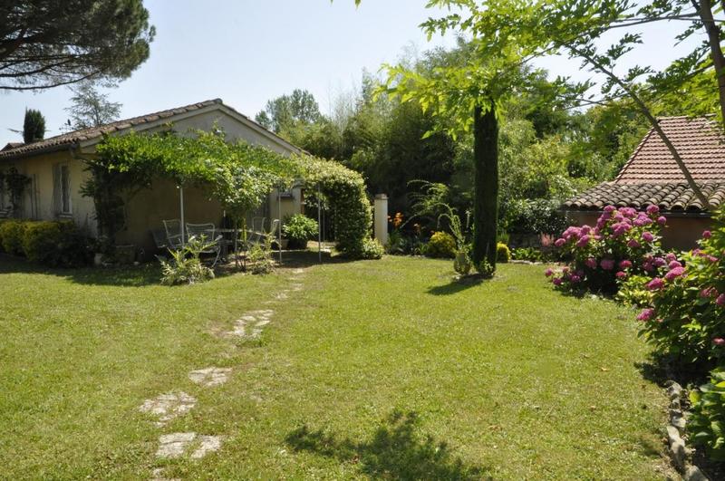 Maison - 525 m² - 10 pièces