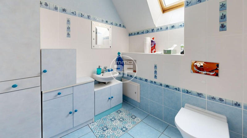 Maison traditionnelle - 150 m² - 6 pièces