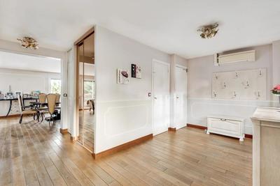 Maison - 211 m² - 8 pièces