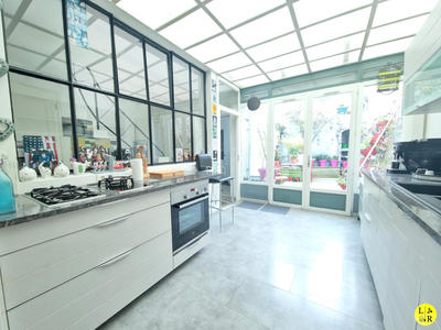 Maison - 140 m² - 5 pièces