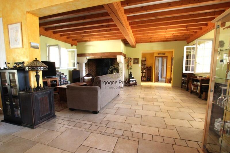 Propriété - 283 m² - 8 pièces